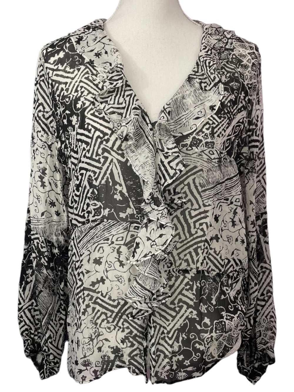 Chicos 100% Silk Ruffle Blouse S Gray Black White Geometric Abstract Chiffon Top